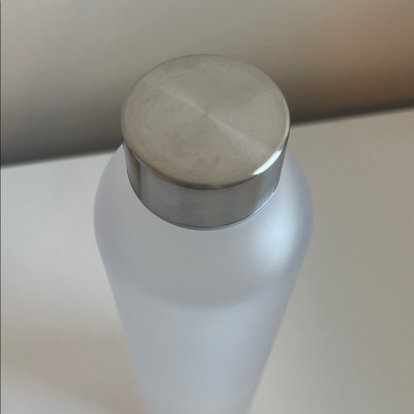 Plastic Water Bottle with Silver Cap NWOT - Picture 2 of 2